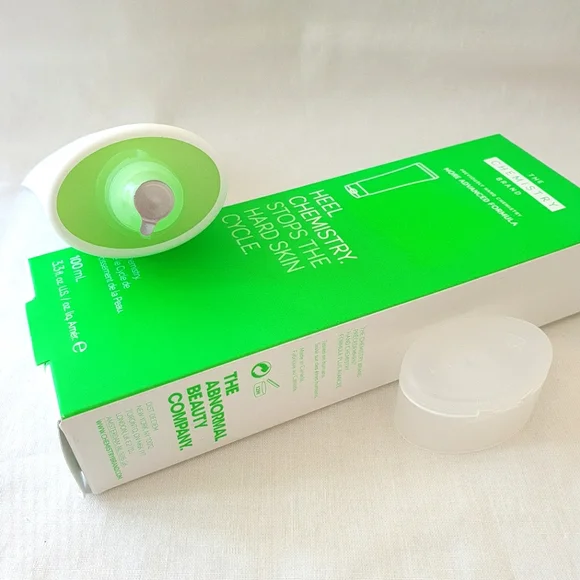 The Chemistry Brand Heel Chemistry 100ml Remove Hard Skin Heels For Sandal Feet - Picture 8 of 9